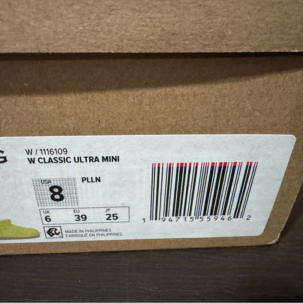 UGG Women’s Classic Ultra Mini shoe boot Size 8 vibrant yellow - Picture 7 of 7